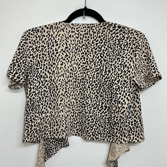 Adika Leopard Wrap Top Medium - Picture 5 of 6